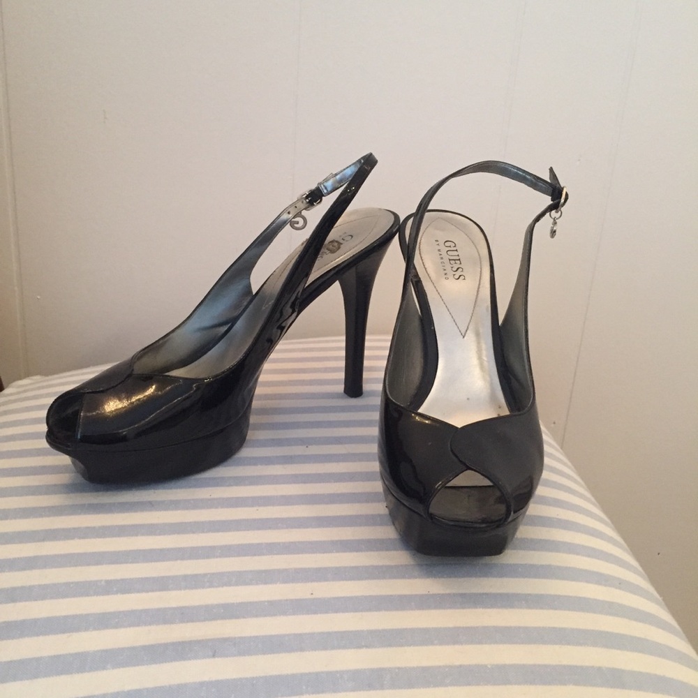Cute black heeled open toed shoes!